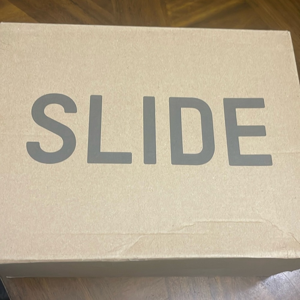 Yeezy orange slides 9z